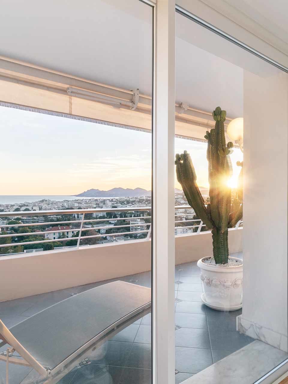 grand ebaie vitrée appartement à cannes