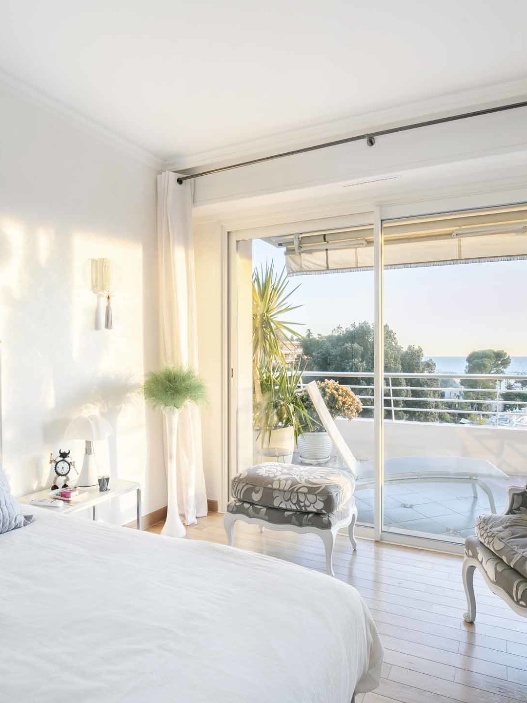 baie coulissante vitrée sur-mesure à antibes
