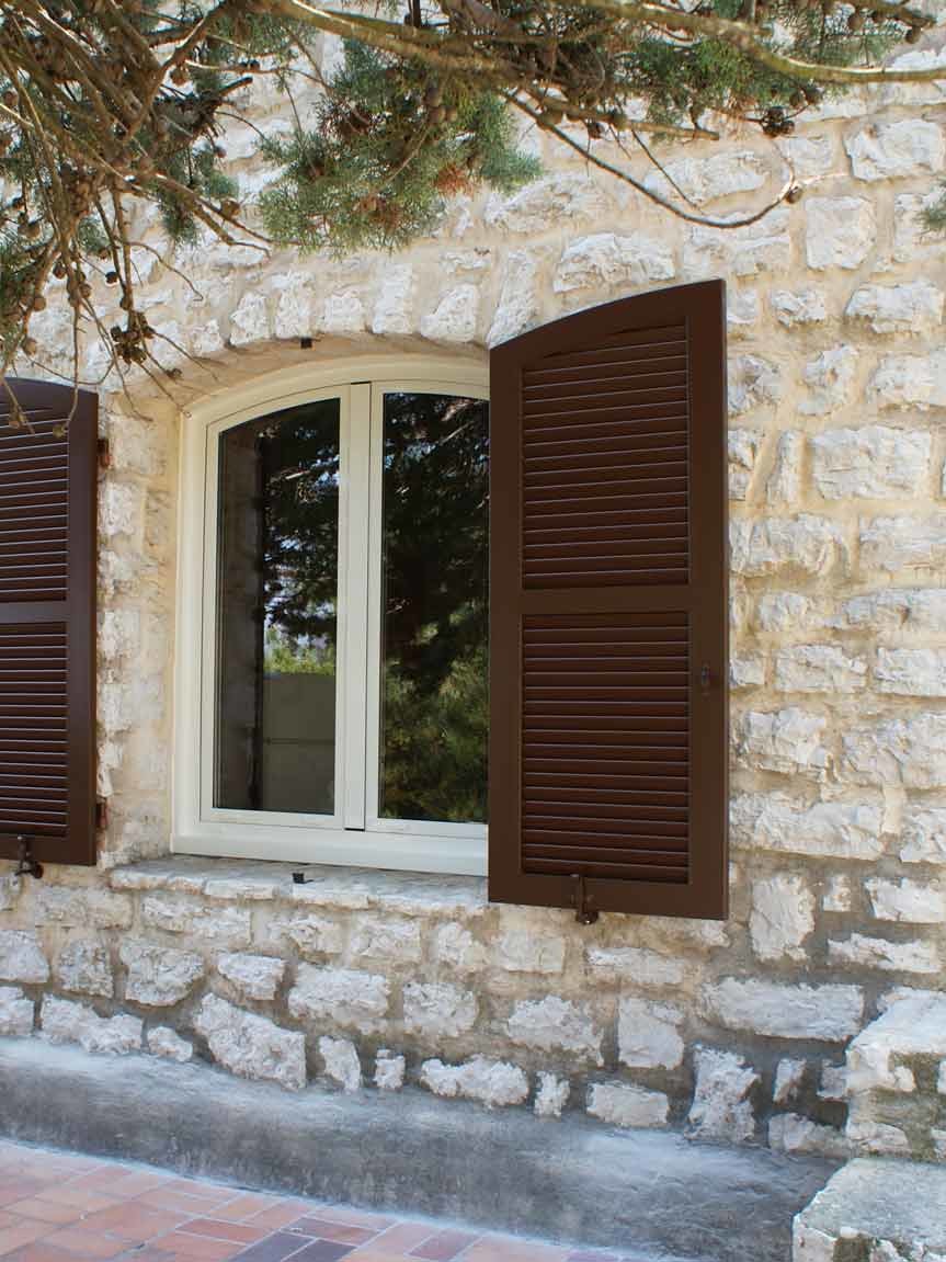 volets battants menuiserie sur-mesure à antibes