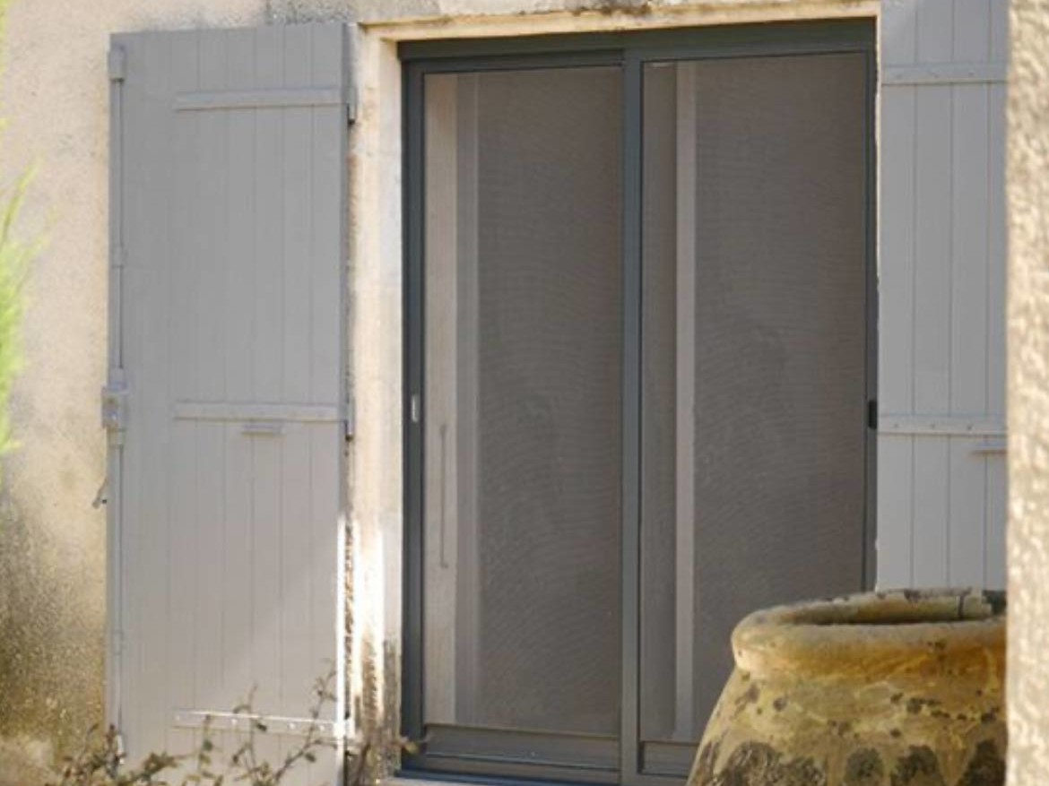 moustiquaire coulissante sur-mesure