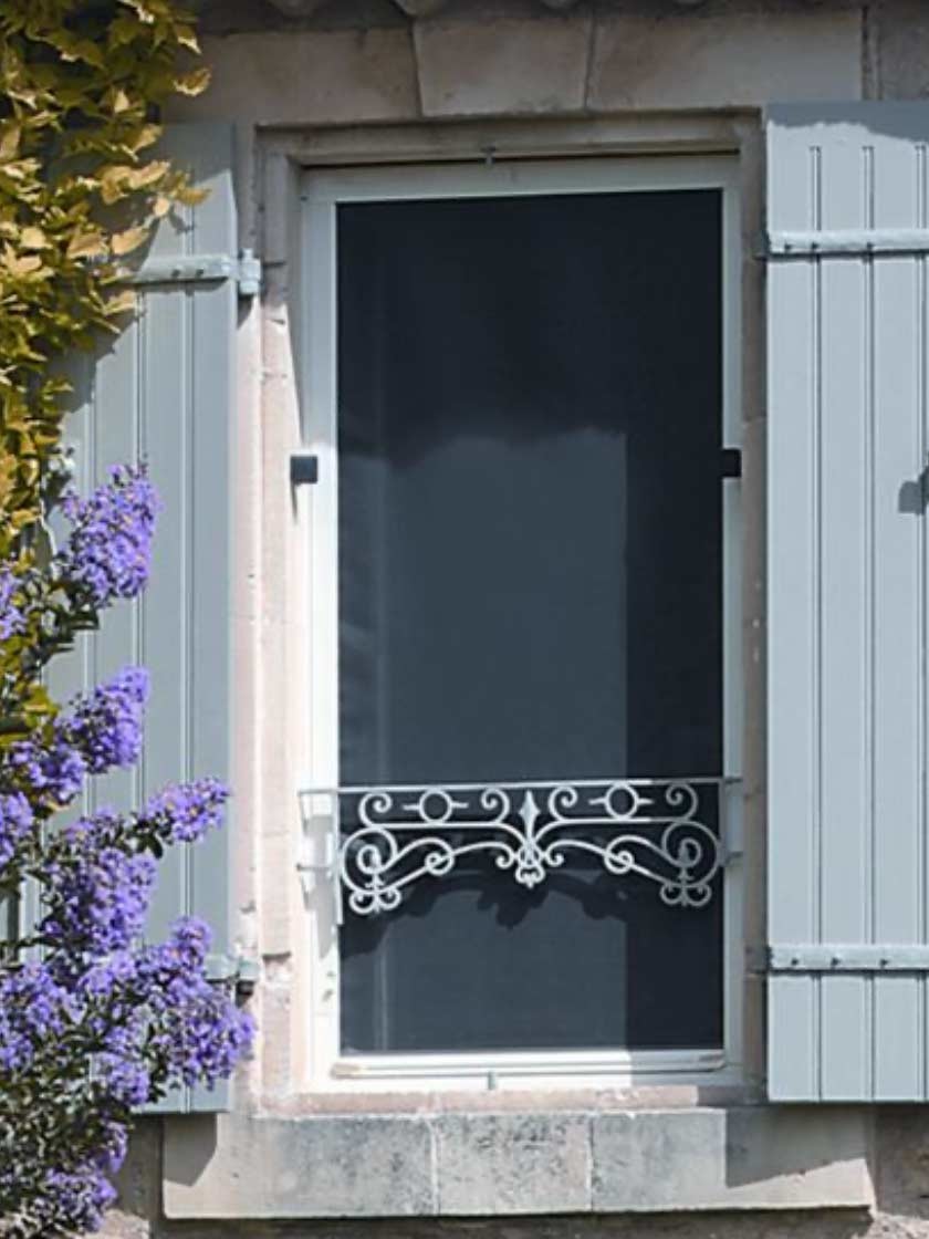 installation moustiquaire sur-mesure fenetre
