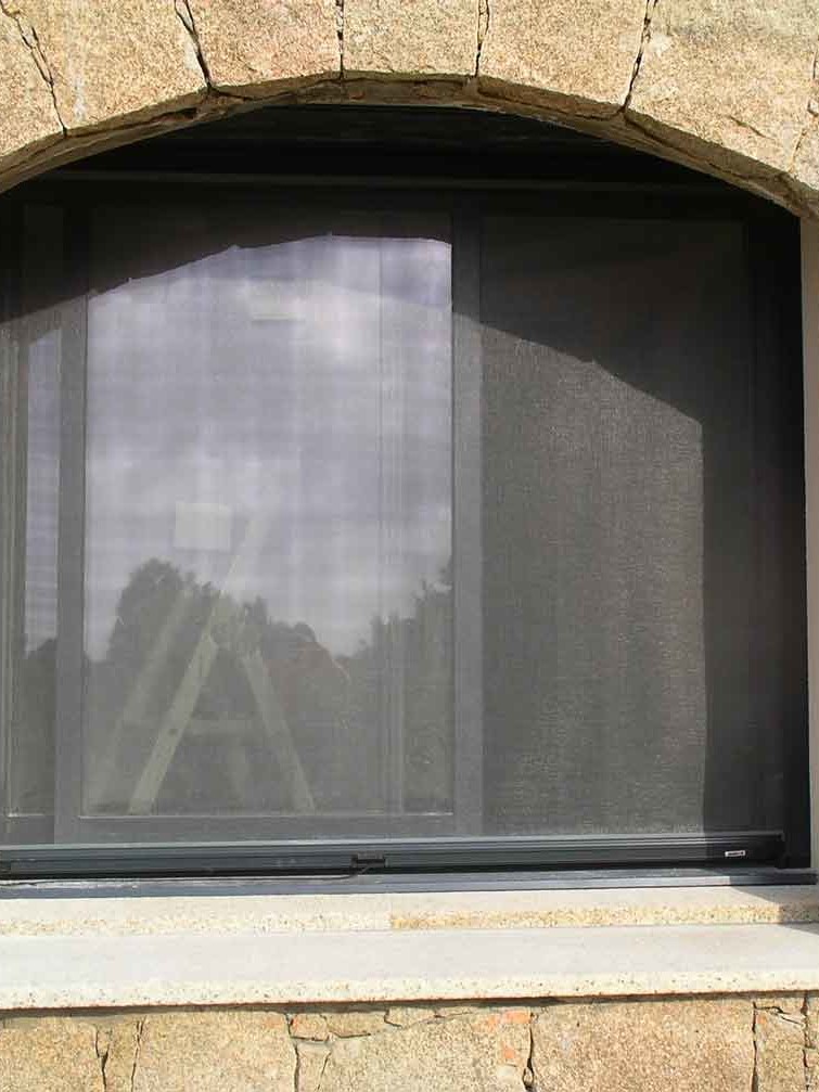 moustiquaire sur-mesure maison