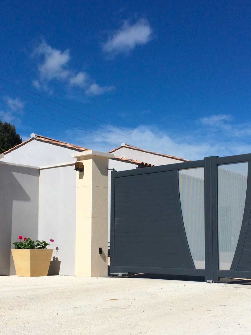 installation portail moderne sur antibes et cannes